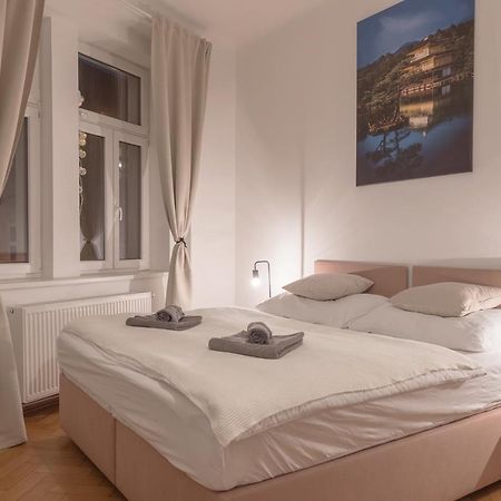 Skolska Junior Apartment براغ المظهر الخارجي الصورة