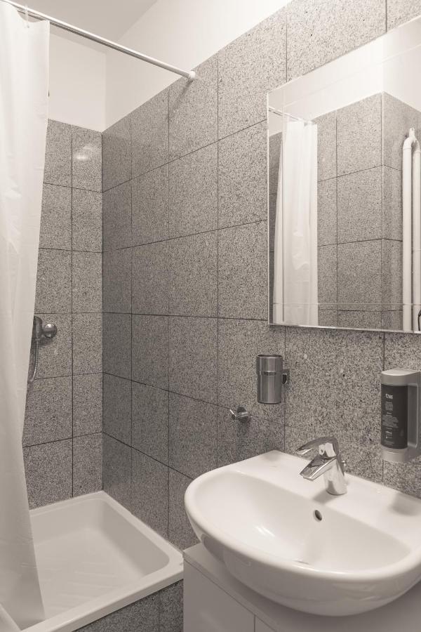 Skolska Junior Apartment براغ المظهر الخارجي الصورة
