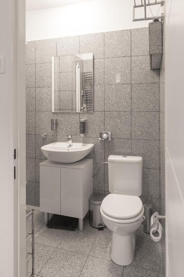 Skolska Junior Apartment براغ المظهر الخارجي الصورة