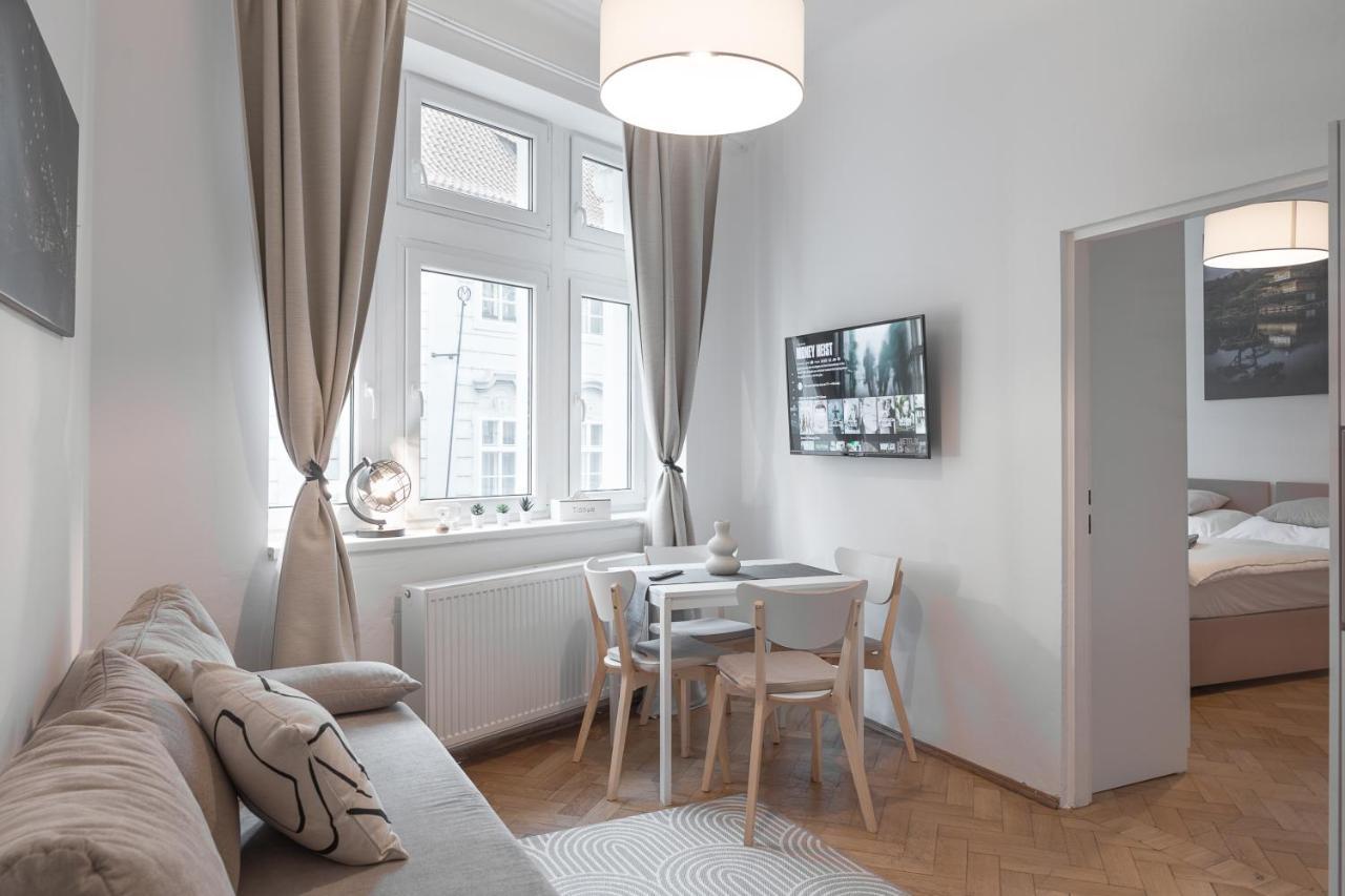 Skolska Junior Apartment براغ المظهر الخارجي الصورة